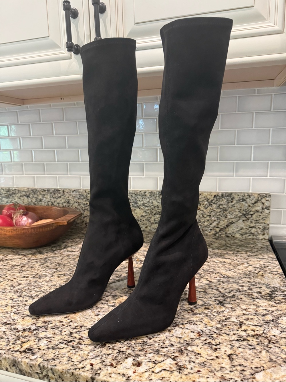 Gia Borghini : Gia / RWH Blk Knee-High Stiletto Boots - Sleek Pointed Toe